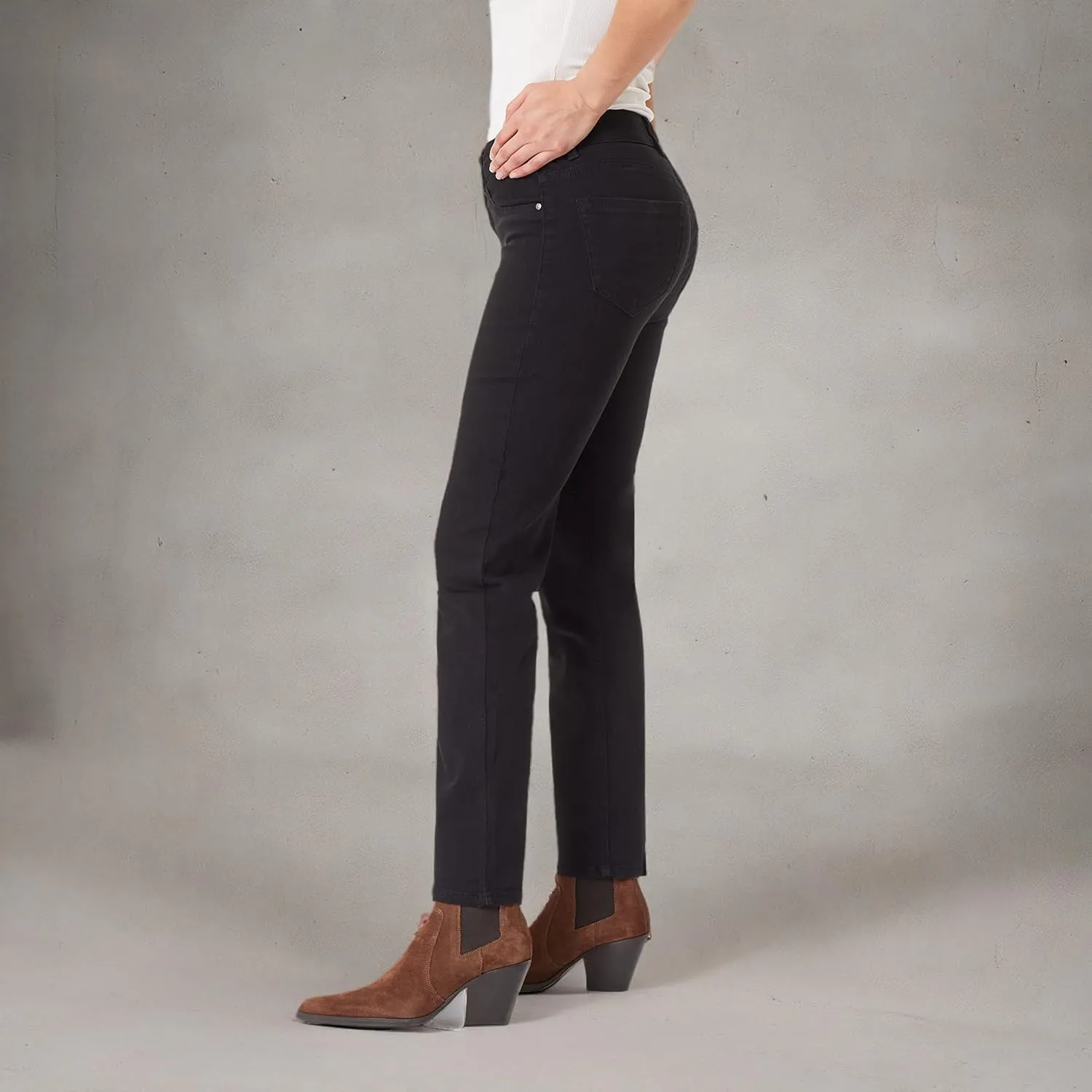 Angels Forever Young Women's 360 Sculpt Mid-Rise Straight Ankle Jeans
