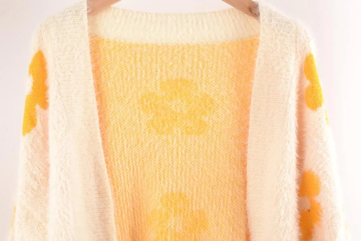chouyatou Women's Fuzzy Daisy Printed Cropped Cardigan Open Front Jacquard Knit Sweater Tops