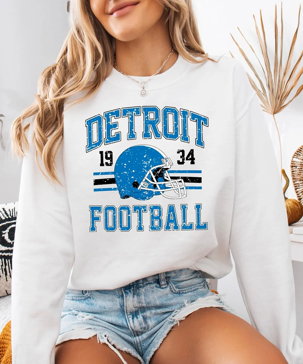 Olive Loves Apple Vintage Detroit 1934 Football Sweatshirt for Men Women and Kids Blue and Black Pullover