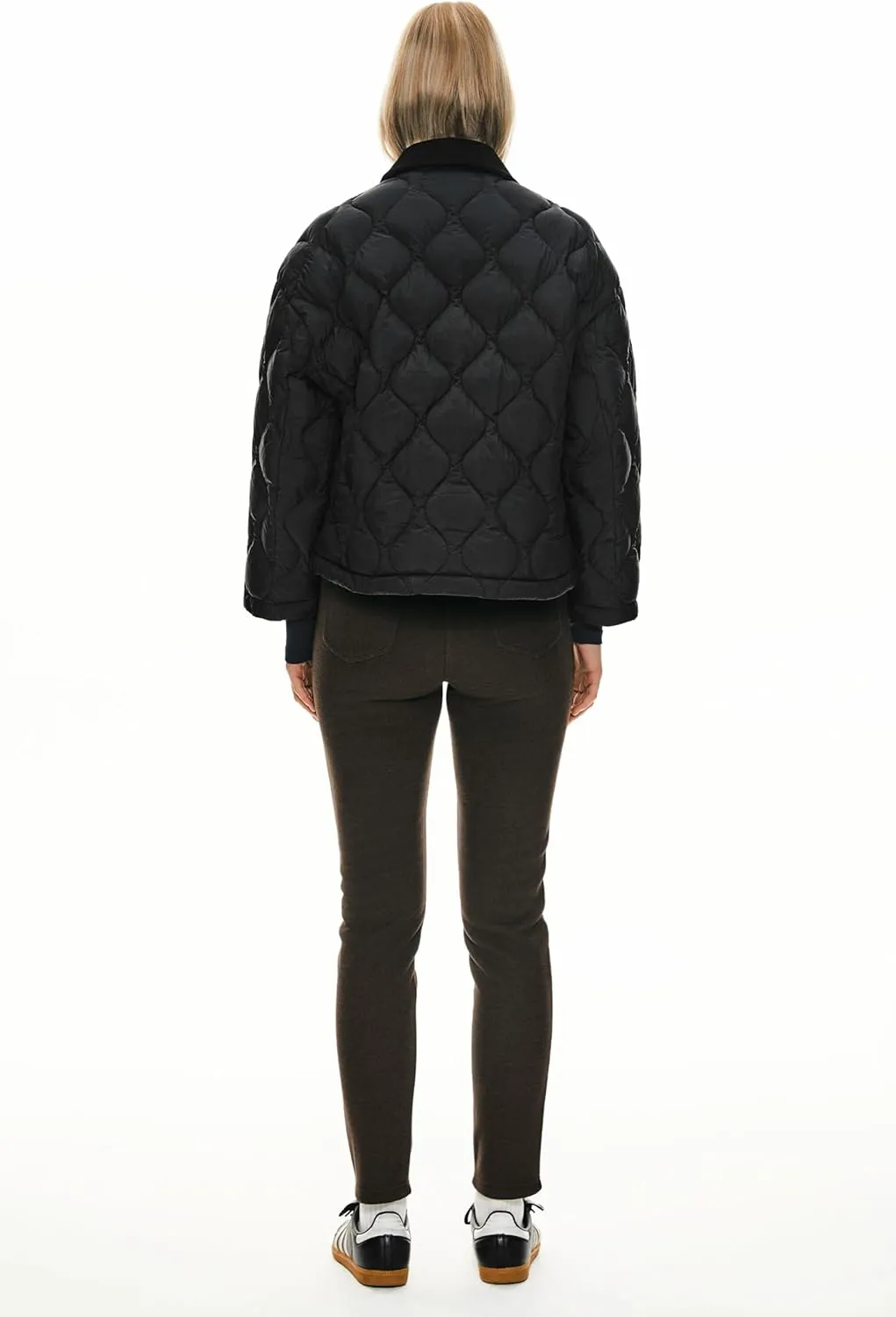 Orolay Women's Lightweight Quilted Jacket Puffer Cropped Down Coat Zip Up Warm with Pockets for Fall and Winter