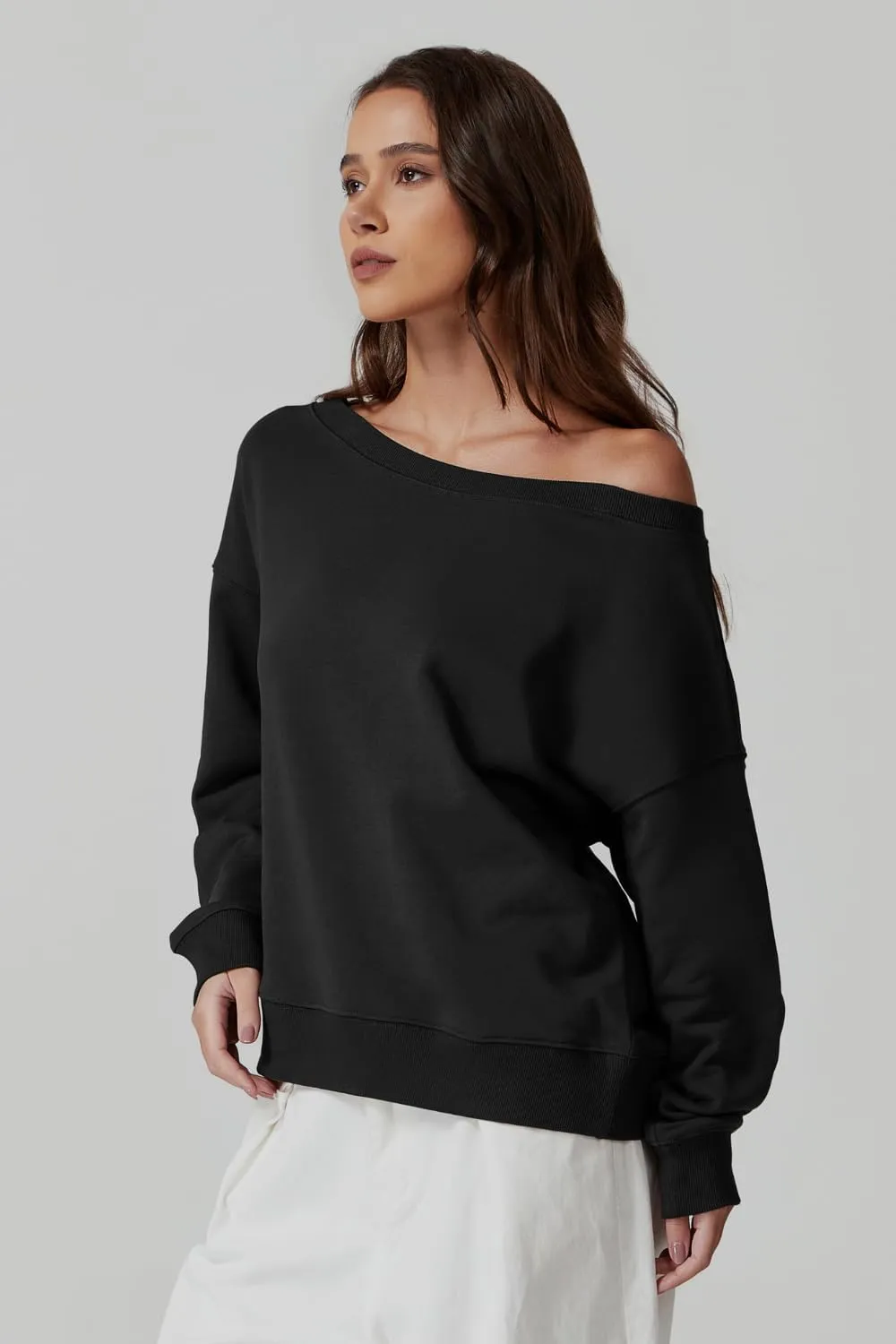 QINSEN Womens Oversized Sweatshirt Long Sleeve Off The Shoulder Pullover Casual Comfy Fall Outfits
