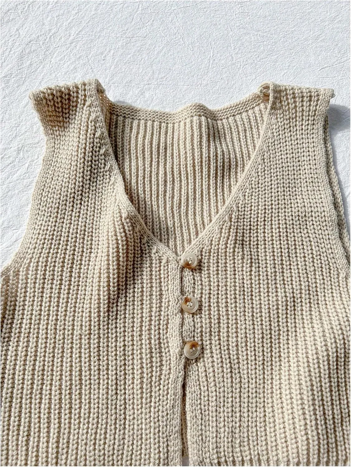 SweatyRocks Women's Button Front Sweater Vest Split V Neck Sleeveless Crop Knit Tops